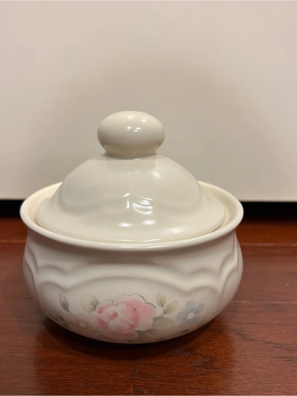 Vintage Pfaltzgraff Tea Rose Butter tub or spice/sugar tub and Lid